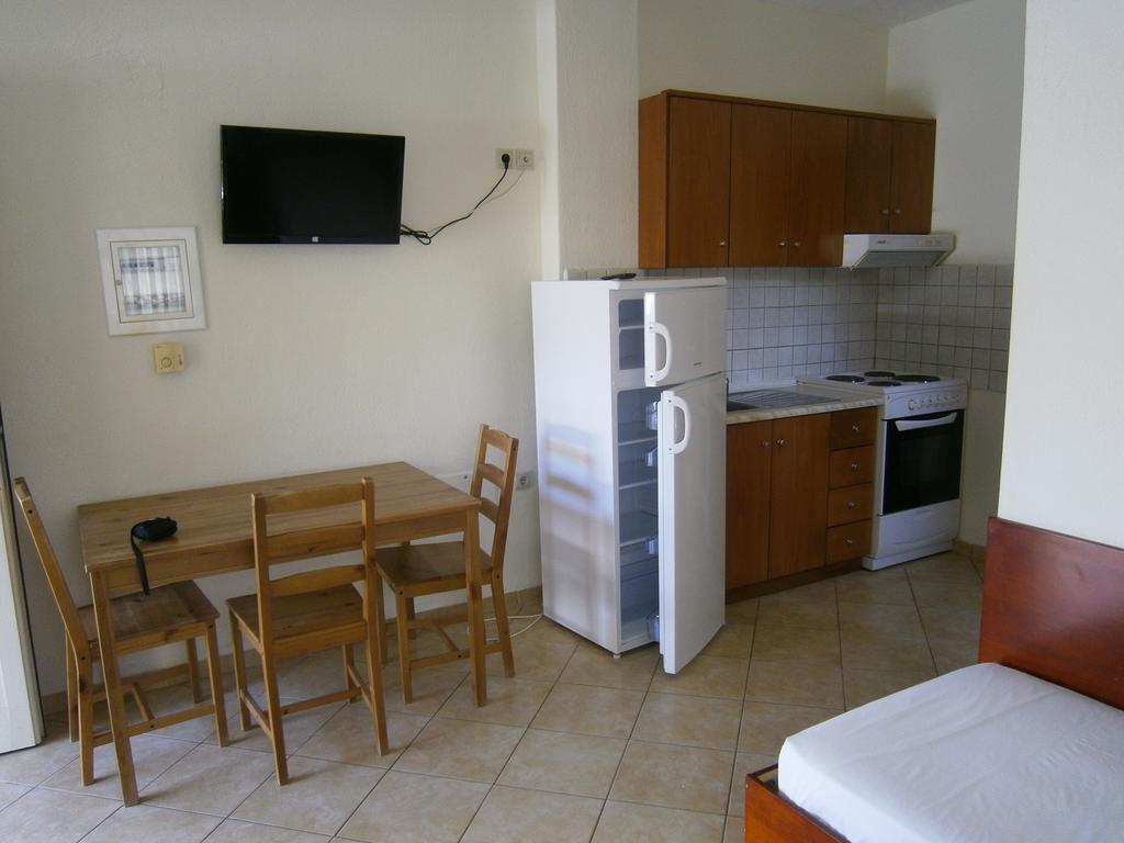Kiparissis Apartments Kryopigí Eksteriør bilde